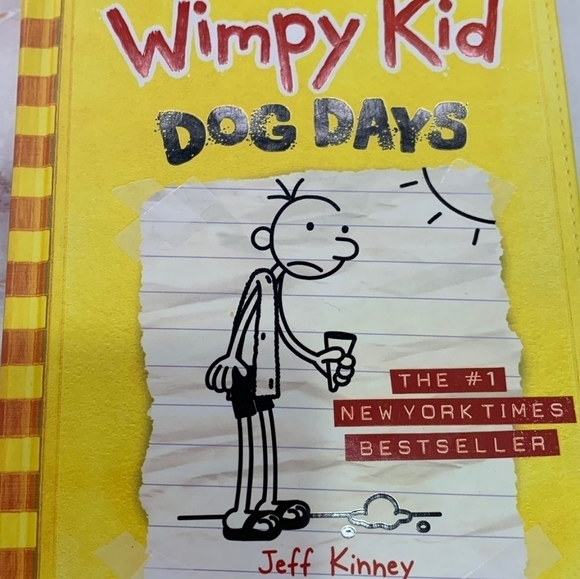 New Dairy of a wimpy kid book 4 (Dog days) - Picture 1 of 3